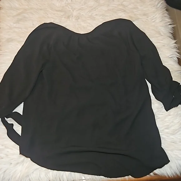 Tyche Black Flowy Split-Sleeve Sheer Top – Size Small - Picture 4 of 7